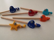 MATITA DECORATA DETTAGLIO IN FIMO PERSONALIZZABILE DOPOFESTA SEGNAPOSTO FESTA