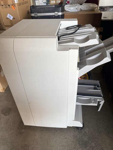 Finisher xerox booklet 550 - finisher,