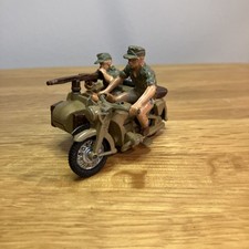 Britains Afrika Korps moto e