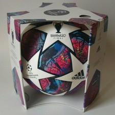 Adidas OFFICIAL MATCH BALL ★