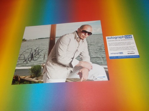 Pitbull rapper firmato
