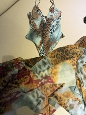 Set costume da bagno e sarong