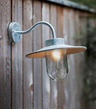 Lampada da parete esterna