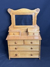 Antico comò bambola Eastlake