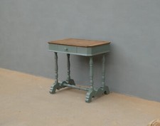 Tavolino d’appoggio scrittoio laccato Shabby Chic con piano in noce, fine ‘800!