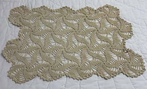 Centrino vintage fatto - , a