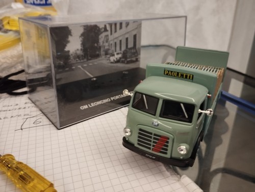 Die cast om - die,