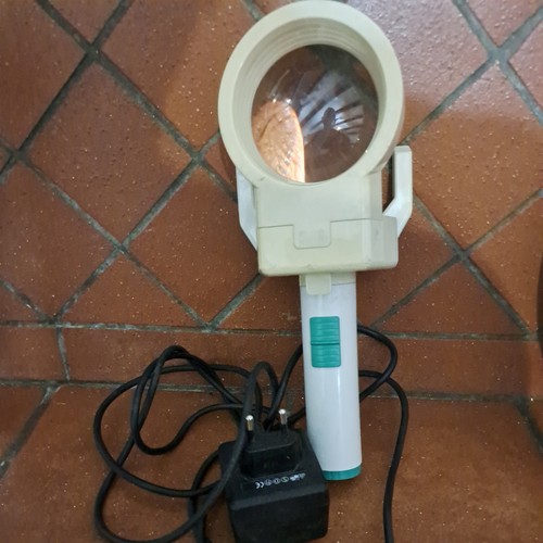 Lente ingrandimento con - lente, di