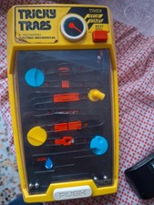 TRICKY TRAPS TOMY Gioco
