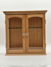 Vetrina in legno e vetro da