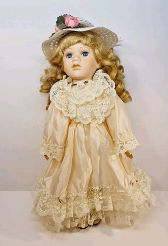 Bambola porcellana vintage