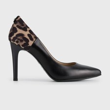 DÉCOLLETÉ ELEGANTE