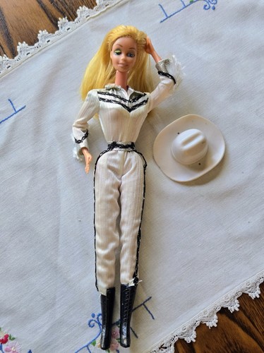 Vintage 1980 western - 1980, winking