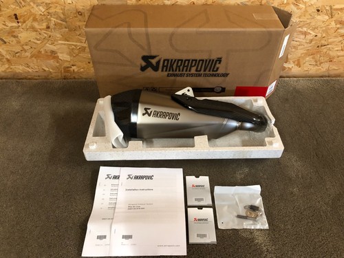 Akrapovic scarico titanio