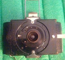ERNEMANN BOBETTE 1  antica fotocamera poi ZEISS