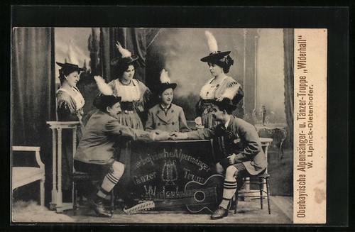 Gruppo cantanti ballerini - di,