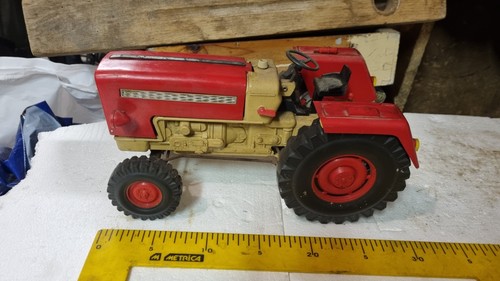Modellino trattore agricolo
