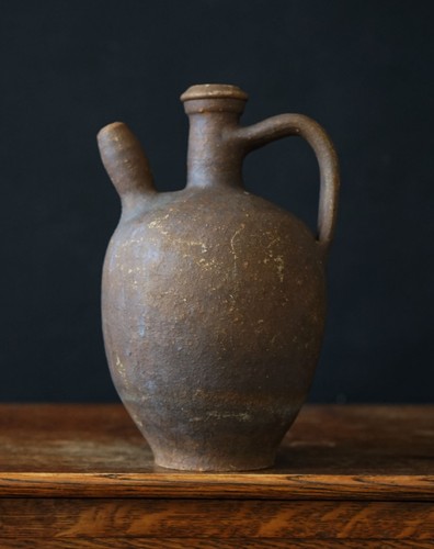 Antico vaso primitivo - , in