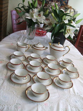 SERVICE à CAFE  en porcelaine