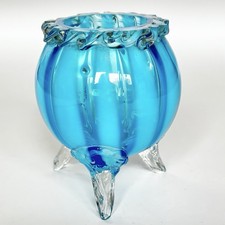 Antica piccola pentola in