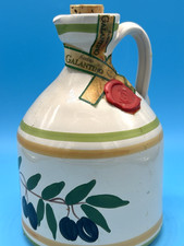 Brocca vuota ceramica olio