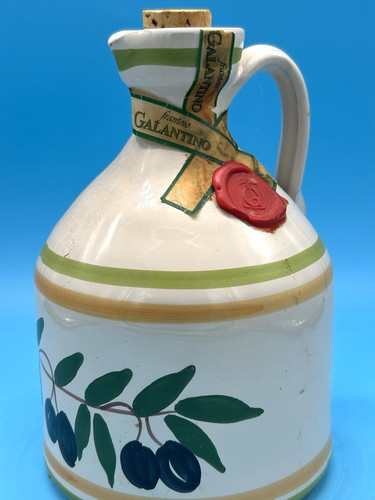 Brocca vuota ceramica olio