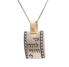 Collana religiosa in oro e