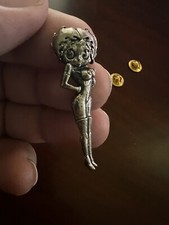 Nudo Betty Boop Spilla Fumetto Motociclista Club Gilet Giacca Cappello Camicia Distintivo