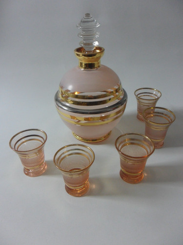 Antica caraffa con bicchieri - con,