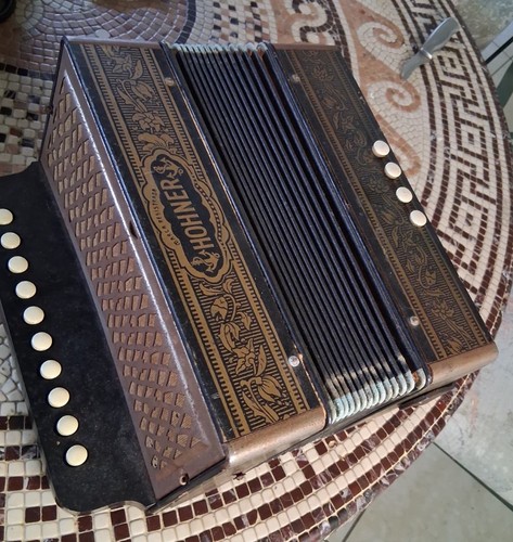 Hohner melodeon pokerwork club - hohner, pokerwork/club