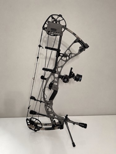 Hoyt alpha compound bow - x,