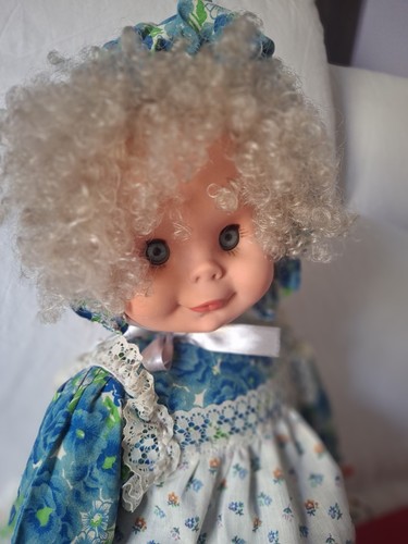Bambola giuditta furga viso - giuditta,