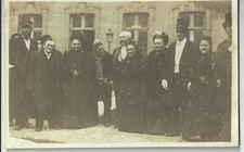 GRUPPO di NOBILI ANZIANI (?) -