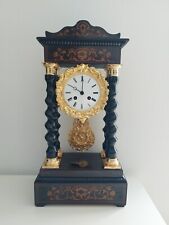 Antico orologio a pendolo a