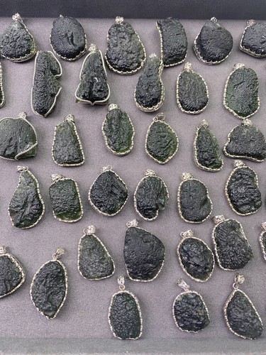 Collana con ciondolo - , in