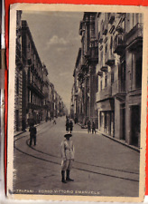 CARTOLINA TRAPANI CITTA'  ANTICA VIAGGIATA 1942 CORSO VITT. EMANUELE CON VIGILE
