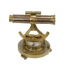 Un teodolite in ottone replica