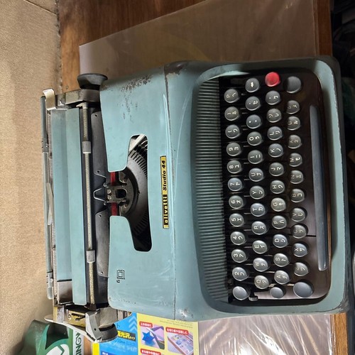 Olivetti studio - studio, 44
