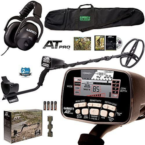 Metal detector with travel bag