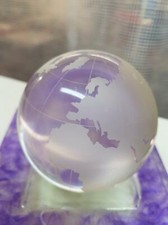 Il mondo in resina e vetro