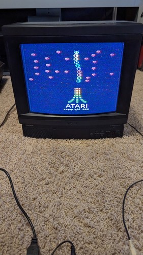 Vintage sony trinitron - 13",