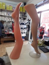 2 Gambe esposizione calze e