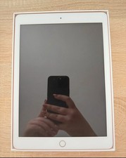 •Apple iPad 2018 con