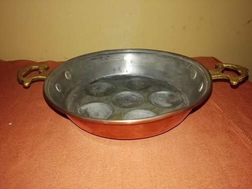 Vecchia antica padella con - padella,