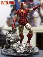 Statua scultura in resina Iron man vs Ultron model kit non dipinta/non assemblata
