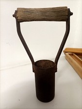 antico raccoglitore di patate azionato a mano manico in legno oggetto raro