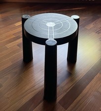 Sgabello nero Kartell 4810, anni ‘80, progettato da Anna Cartelli Ferrieri