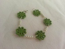 Bracciale fiori in legno verde
