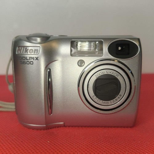 Fotocamera digitale compatta