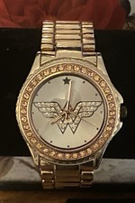 Orologio Wonder Woman oro rosa con pietre chiare color pesca